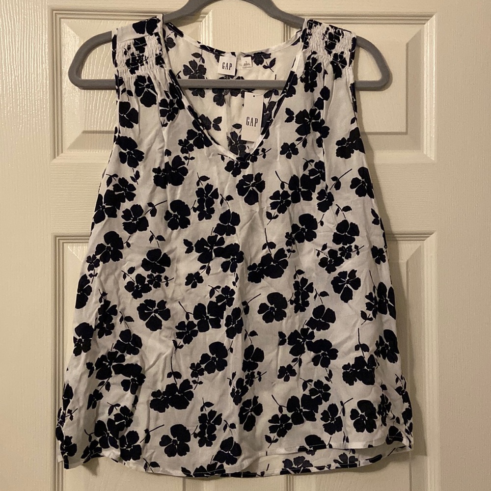 NWT: GAP Navy and White Floral Blouse